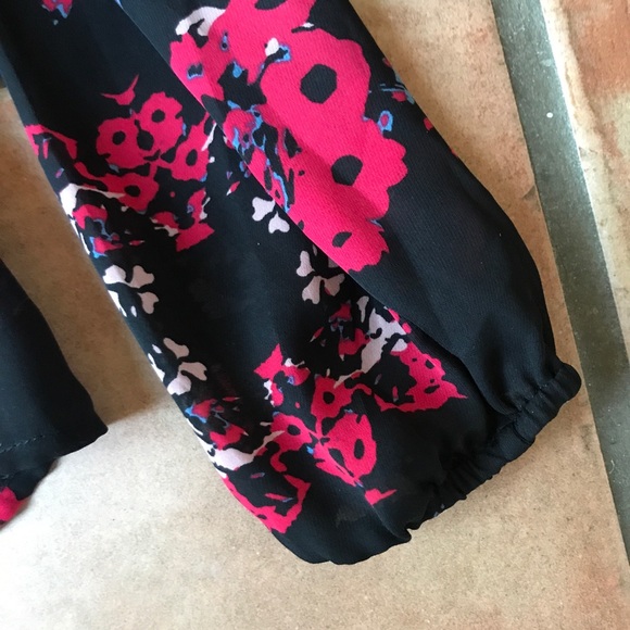 Devlin Floral Cold Shoulder Ruffle Blouse - Picture 5 of 6